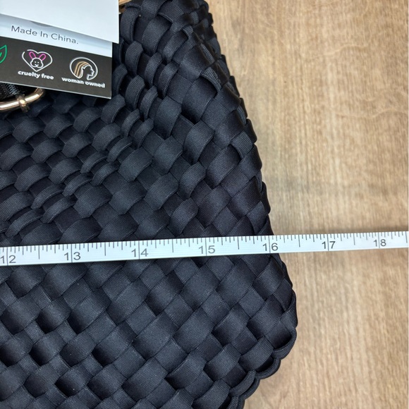 Ahdorned lily woven neoprene tote with pouch - Picture 8 of 10